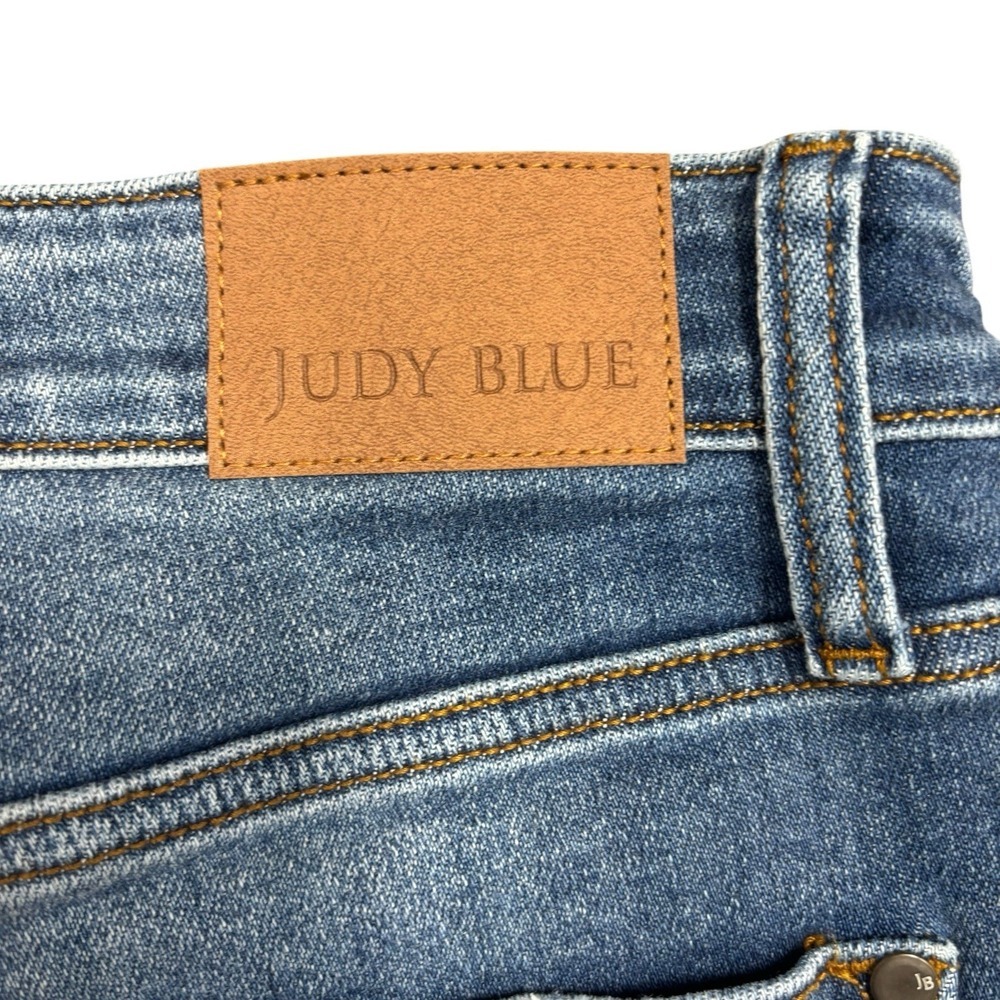 Judy Blue Women's Mid Rise Distressed Stretch Raw Denim Cut Off Shorts 1X - Picture 5 of 9